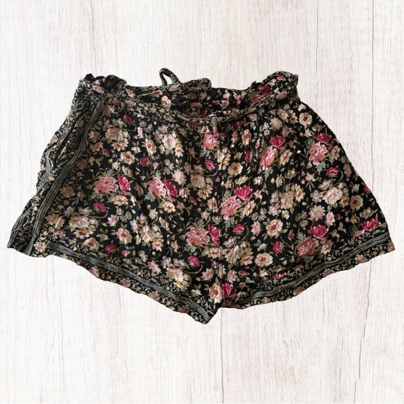 American Eagle Floral Paperbag Gauze Shorts size XL - Picture 2 of 4